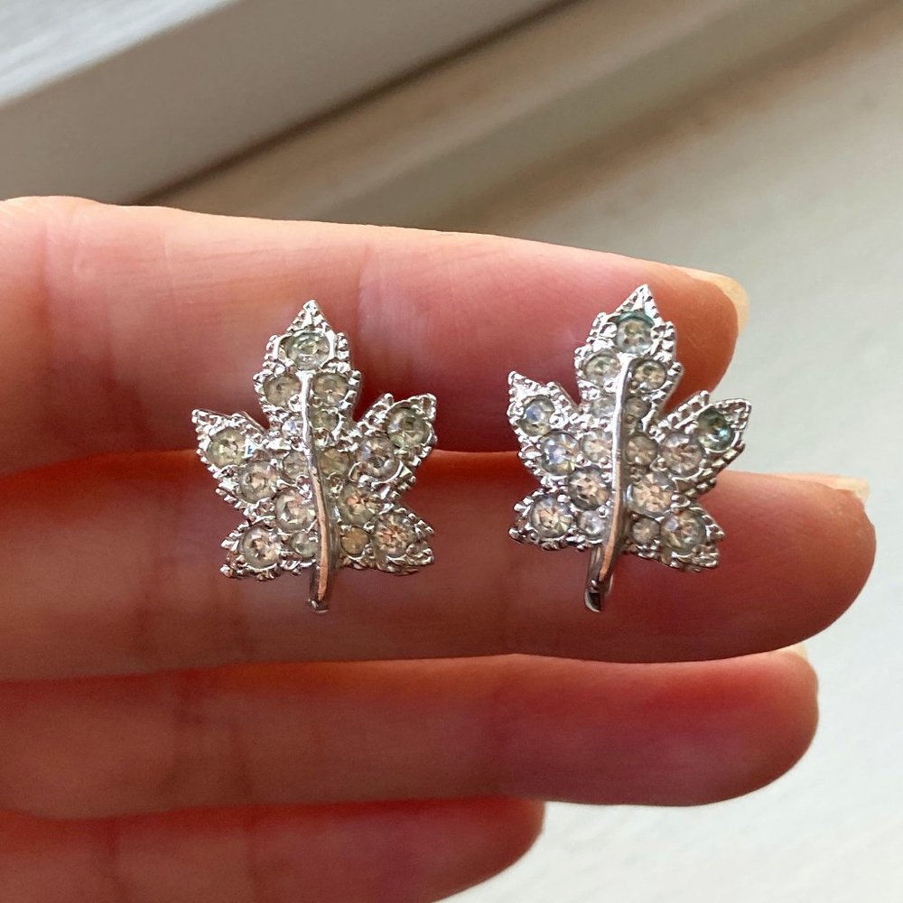 Vintage Keyes Aurora Borealis Rhinestone Maple Leaf Screw Back Earrings